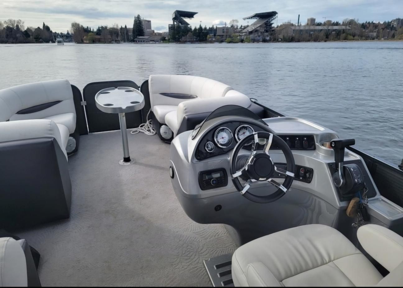 ⚓ Pontoon Experiences