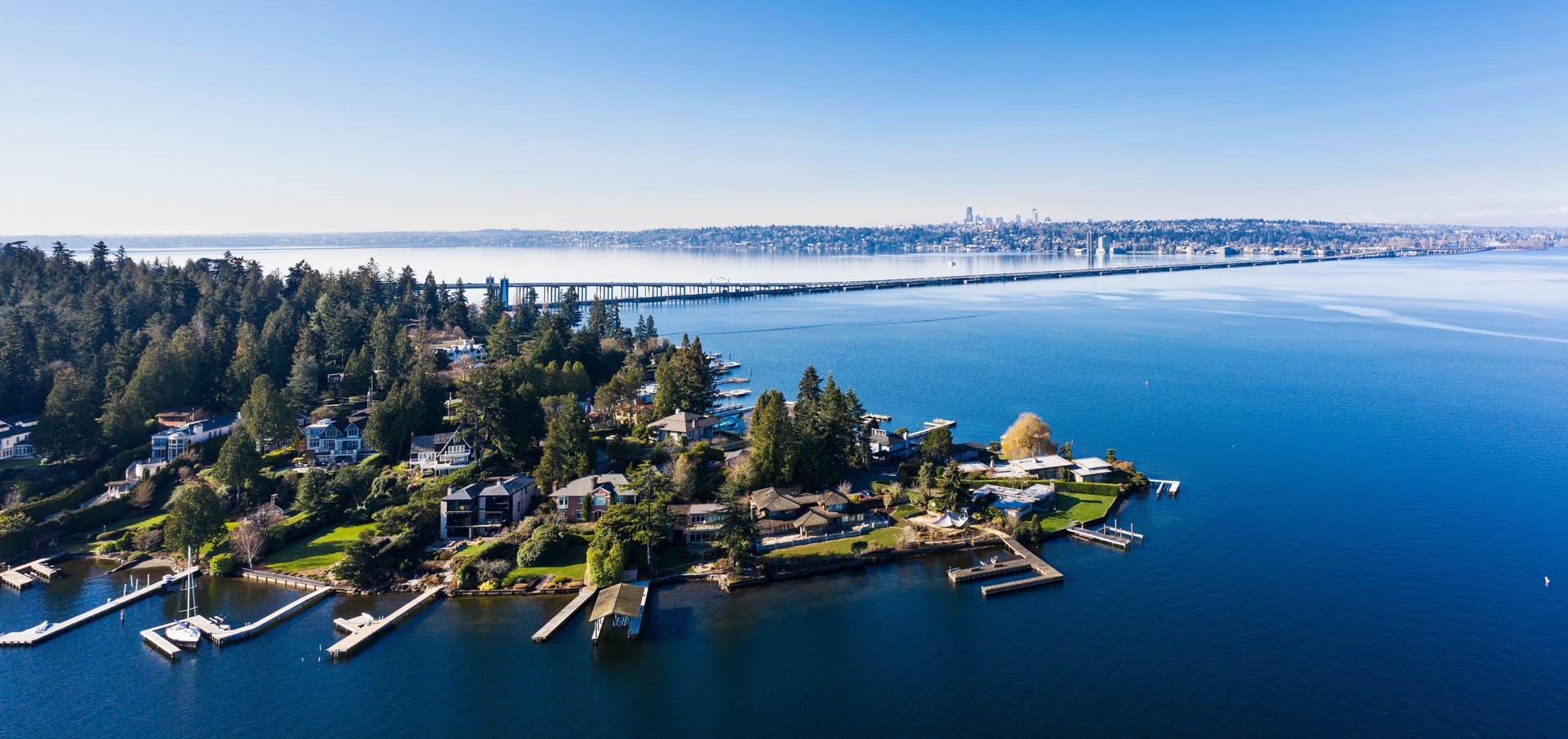 Waterfront Homes on Evergreen Point in Medina